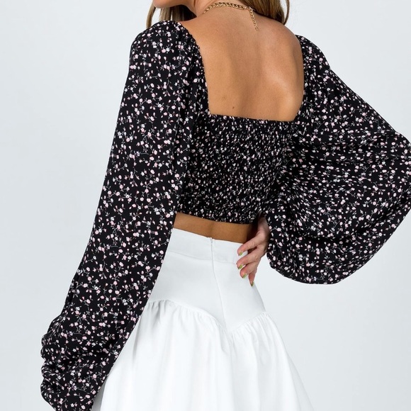 🤍Princess Polly Top - Picture 4 of 4